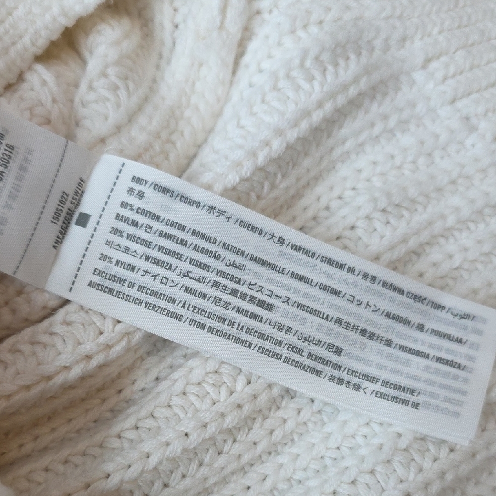 Abercrombie & Fitch Women's V-Neck Sweater - Cream with Black and Brown Trim - Picture 6 of 8